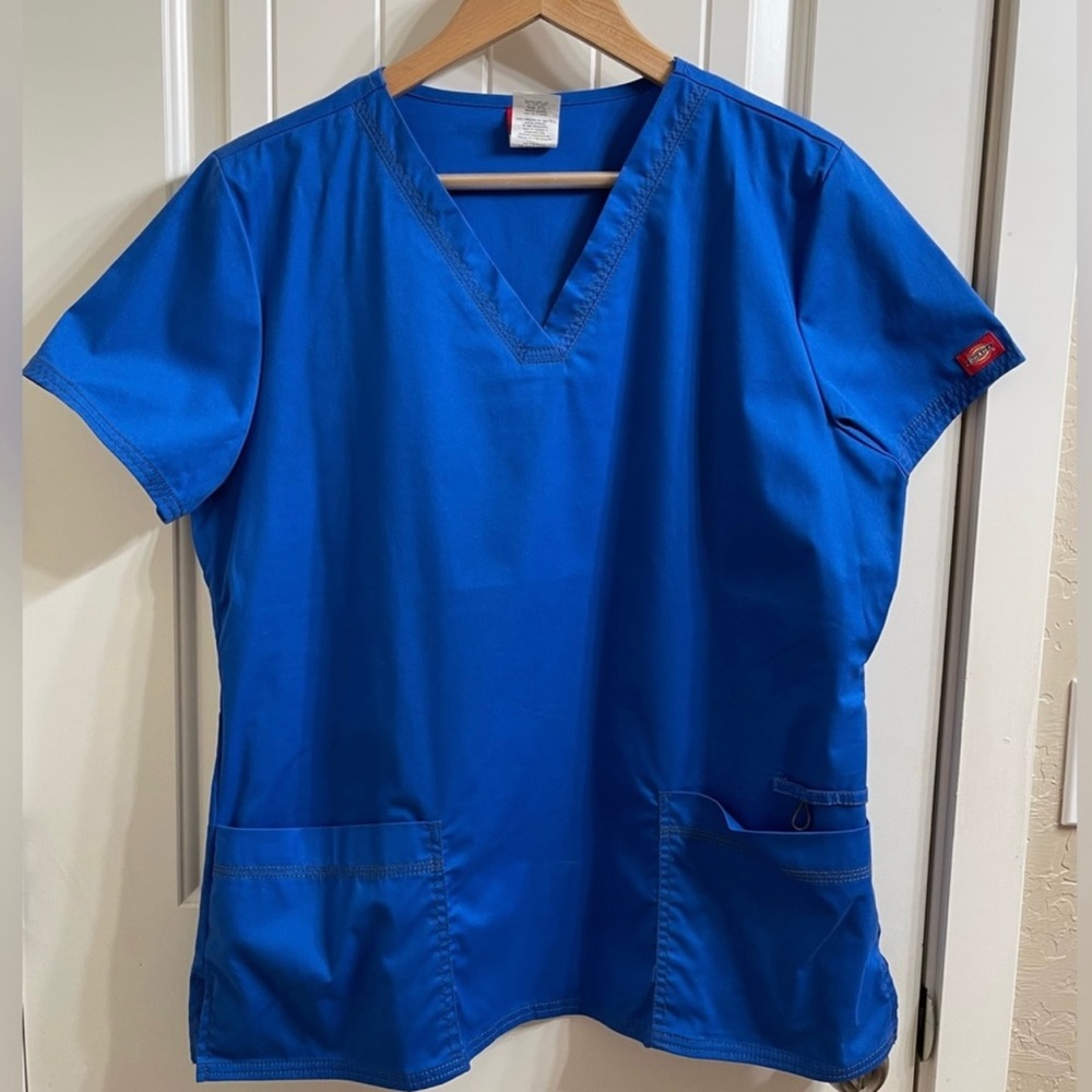 Dickies Gen Flex Youtility Women's 2-Pocket Stretch V- Neck Top Medical Scrubs